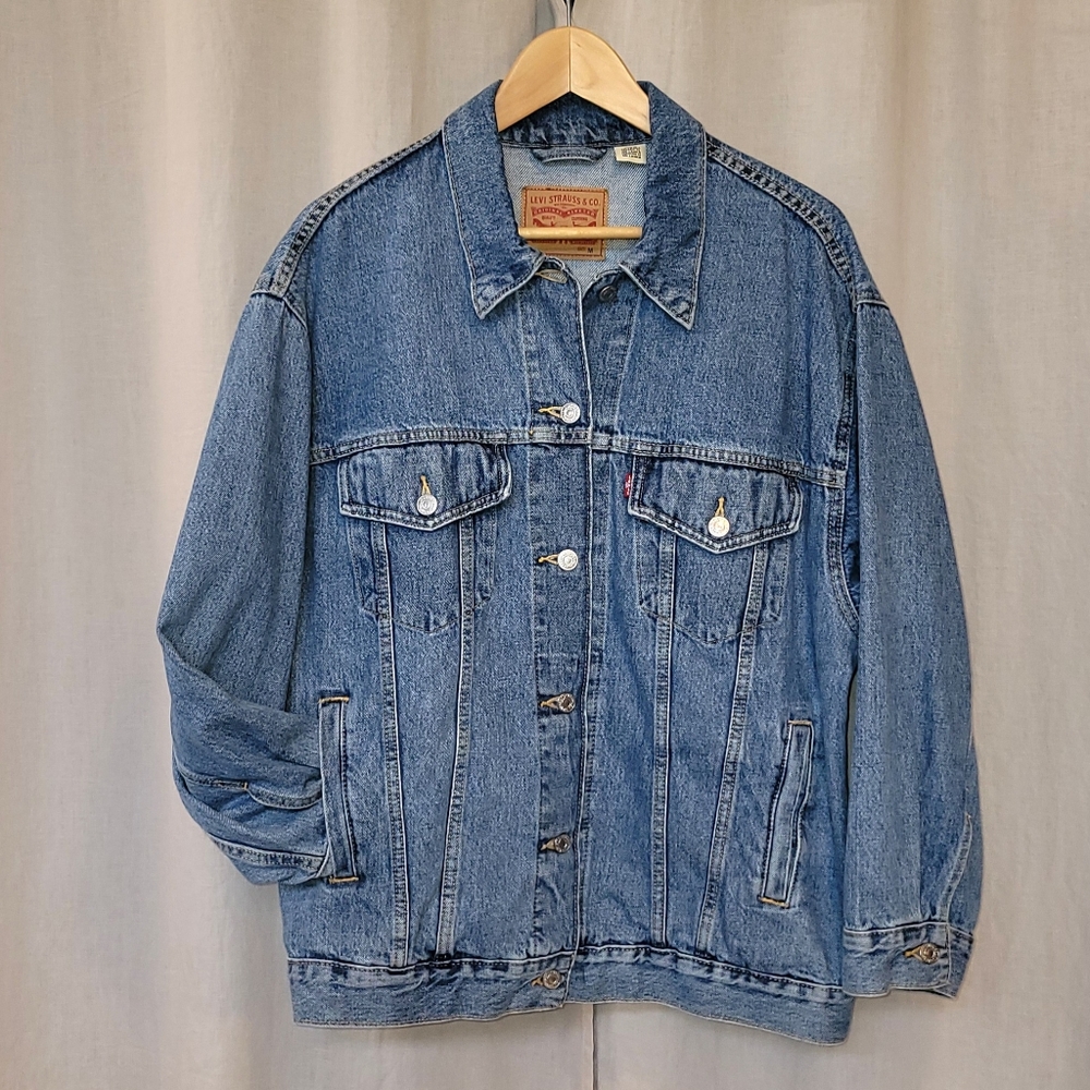 LEVI Vintage Style Trucker Jacket sz M Oversized